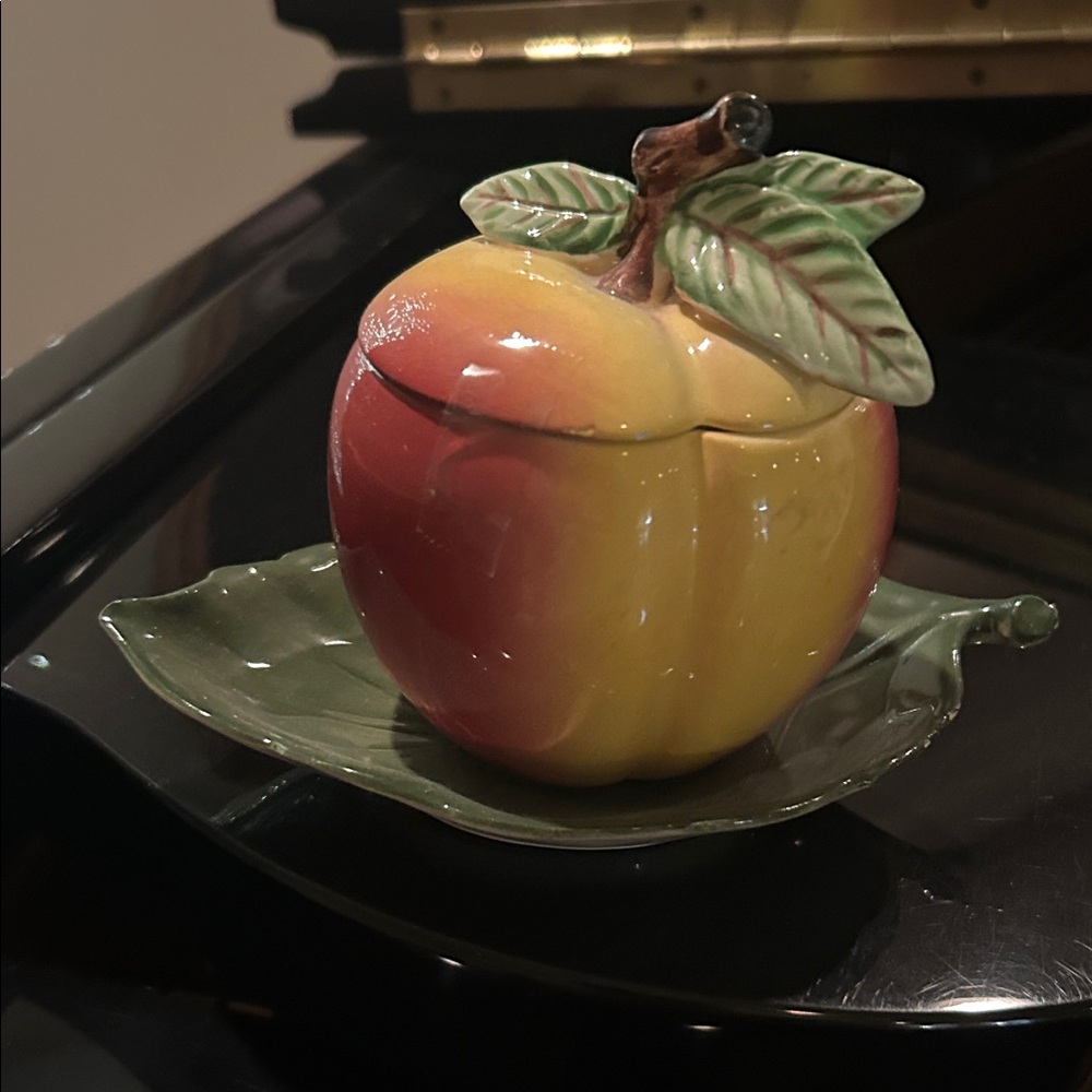 Ceramic Peach Jam Jar with Leaf